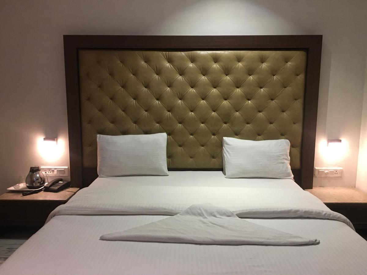 Pravasi Residency Villa Thane Bagian luar foto