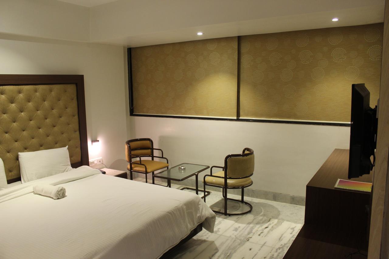 Pravasi Residency Villa Thane Bagian luar foto