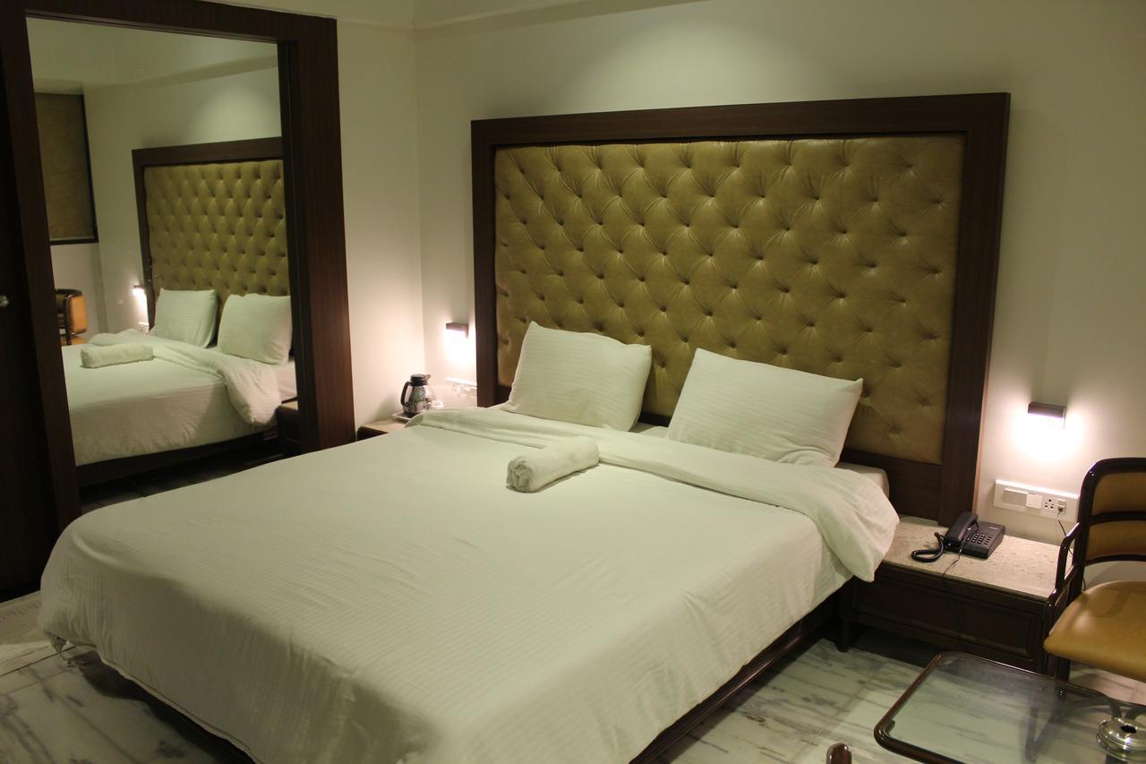 Pravasi Residency Villa Thane Bagian luar foto